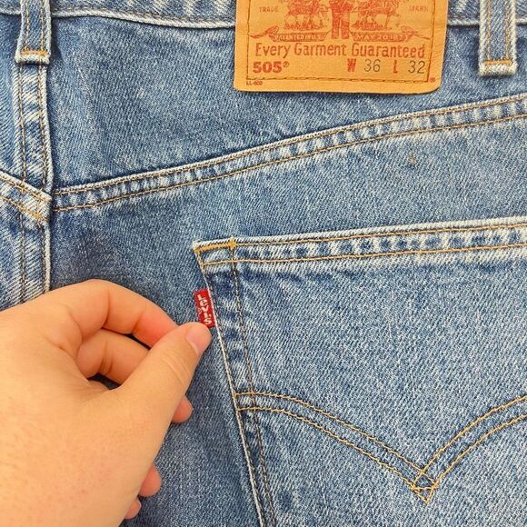 Vintage Levi's 550 Jeans Blue Denim Straight Leg Cotton Black Batwing Mens 36x32 - Picture 6 of 8